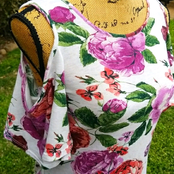 Floral Cold Shoulder Swing Top - Picture 2 of 16